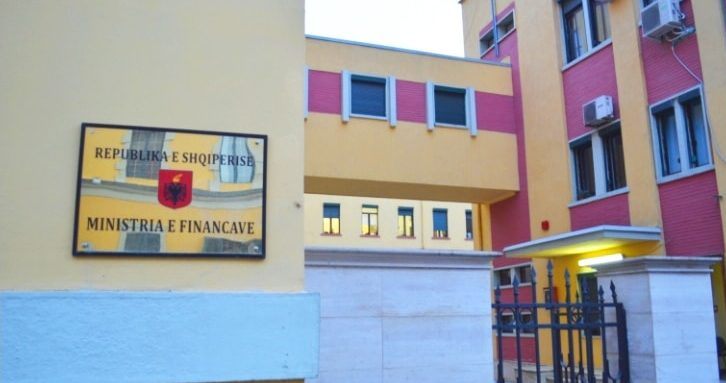 Ministria e Financave: Detyrimet e papaguara te akcizes do ndiqen nga administrata doganore